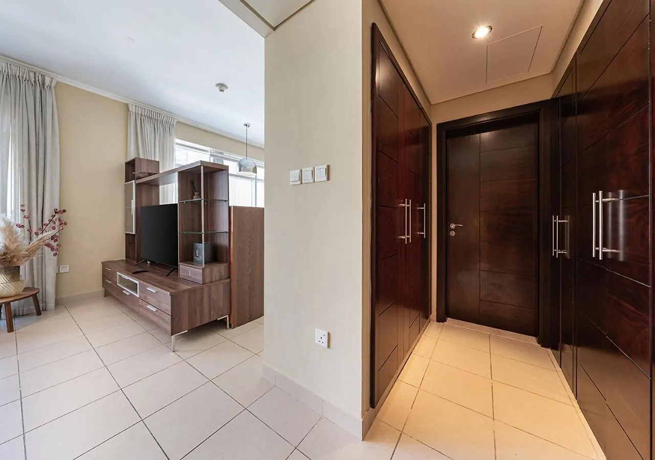 Luxurious Studio In Downtown Dubai 0*,